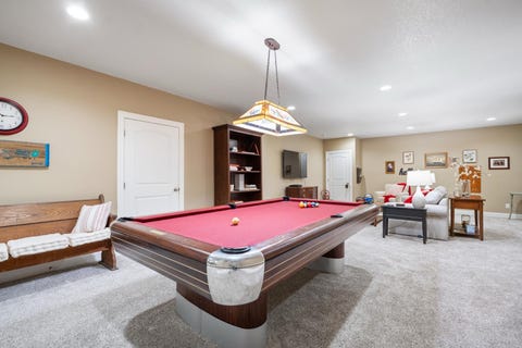 Tiny photo for 133 E Barrington Place, Warsaw, IN 46582 (MLS # 202619282)