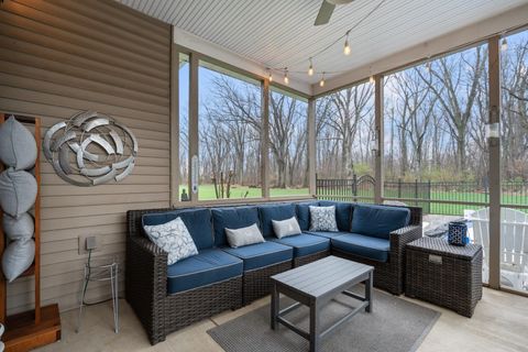Tiny photo for 133 E Barrington Place, Warsaw, IN 46582 (MLS # 202619282)