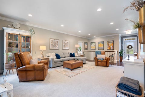 Tiny photo for 133 E Barrington Place, Warsaw, IN 46582 (MLS # 202619282)