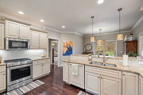 Tiny photo for 133 E Barrington Place, Warsaw, IN 46582 (MLS # 202619282)