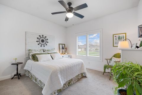 Tiny photo for 133 E Barrington Place, Warsaw, IN 46582 (MLS # 202619282)
