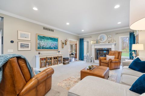 Tiny photo for 133 E Barrington Place, Warsaw, IN 46582 (MLS # 202619282)