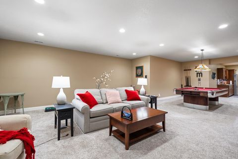 Tiny photo for 133 E Barrington Place, Warsaw, IN 46582 (MLS # 202619282)