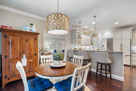 Tiny photo for 133 E Barrington Place, Warsaw, IN 46582 (MLS # 202619282)