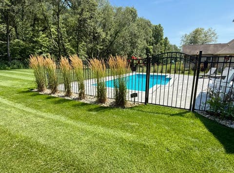 Tiny photo for 133 E Barrington Place, Warsaw, IN 46582 (MLS # 202619282)