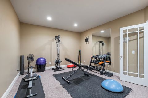 Tiny photo for 133 E Barrington Place, Warsaw, IN 46582 (MLS # 202619282)