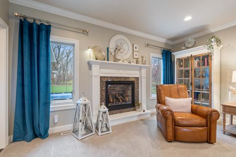 Tiny photo for 133 E Barrington Place, Warsaw, IN 46582 (MLS # 202619282)