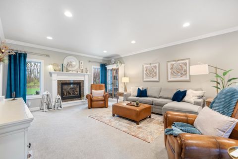 Tiny photo for 133 E Barrington Place, Warsaw, IN 46582 (MLS # 202619282)