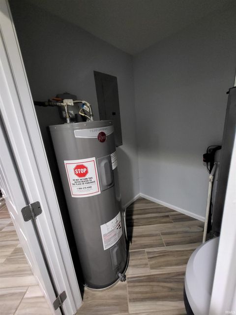 Tiny photo for 1680 S Ridgeview Road, Logansport, IN 46947 (MLS # 202600554)