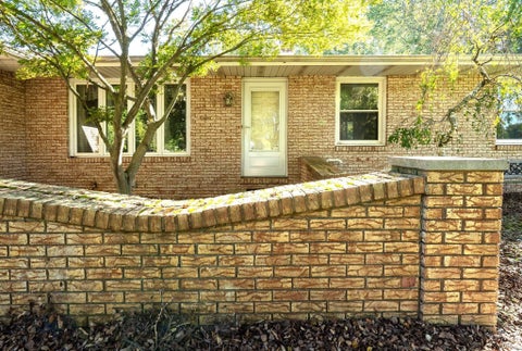 Tiny photo for 60196 Surrey Lane, Elkhart, IN 46517 (MLS # 202640939)