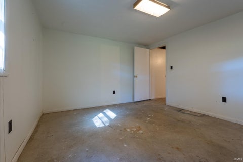 Tiny photo for 60196 Surrey Lane, Elkhart, IN 46517 (MLS # 202640939)
