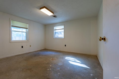 Tiny photo for 60196 Surrey Lane, Elkhart, IN 46517 (MLS # 202640939)