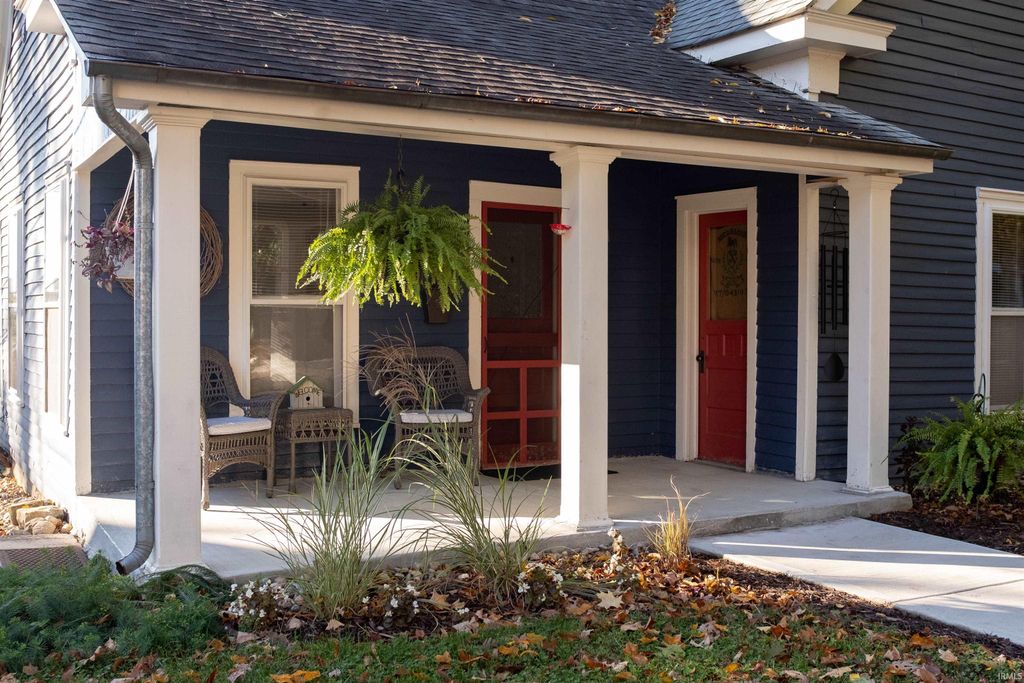 Photo of 601 W Howe Street, Bloomington, IN 47403 (MLS # 202544455)