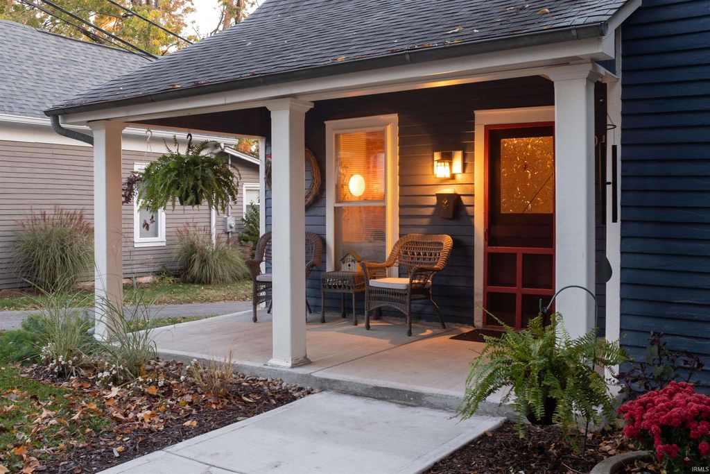 Photo of 601 W Howe Street, Bloomington, IN 47403 (MLS # 202544455)