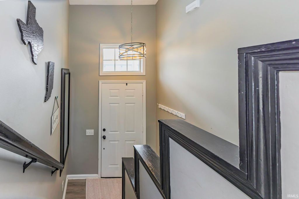 Photo of 3802 N Lakeside Drive, Muncie, IN 47304 (MLS # 202548335)