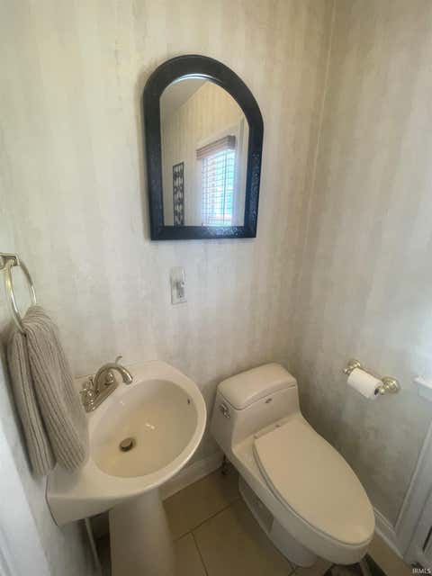 Tiny photo for 2925 High Street Street, Logansport, IN 46947 (MLS # 202629883)