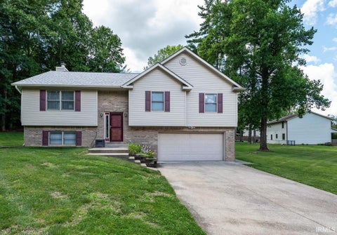 Photo of 5918 S Foxwood Lane, Bloomington, IN 47401 (MLS # 202624646)