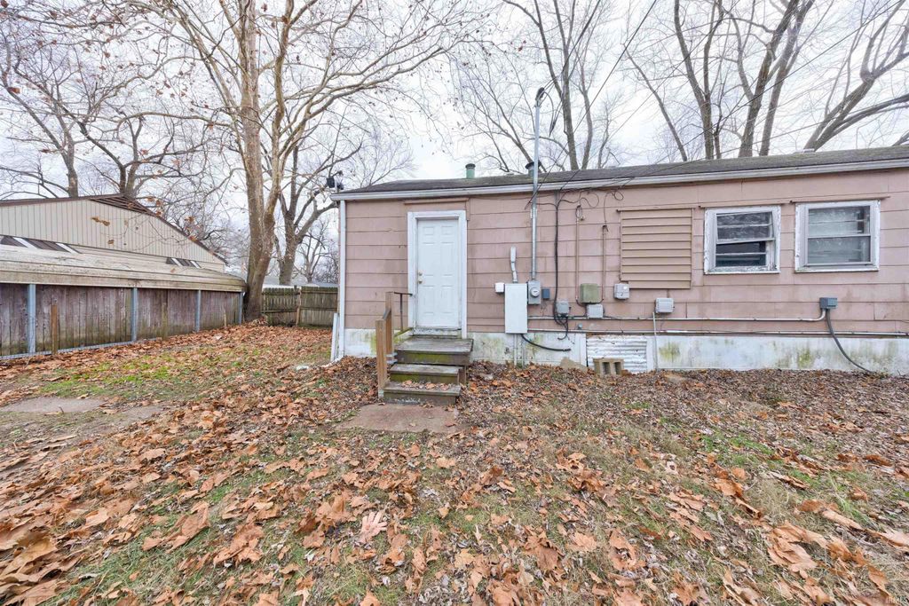 Photo of 1120 E Negley Avenue, Evansville, IN 47711 (MLS # 202549364)