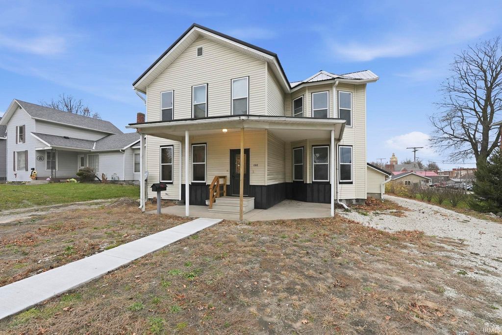 Photo of 202 W Central Avenue, Lagrange, IN 46761 (MLS # 202549417)