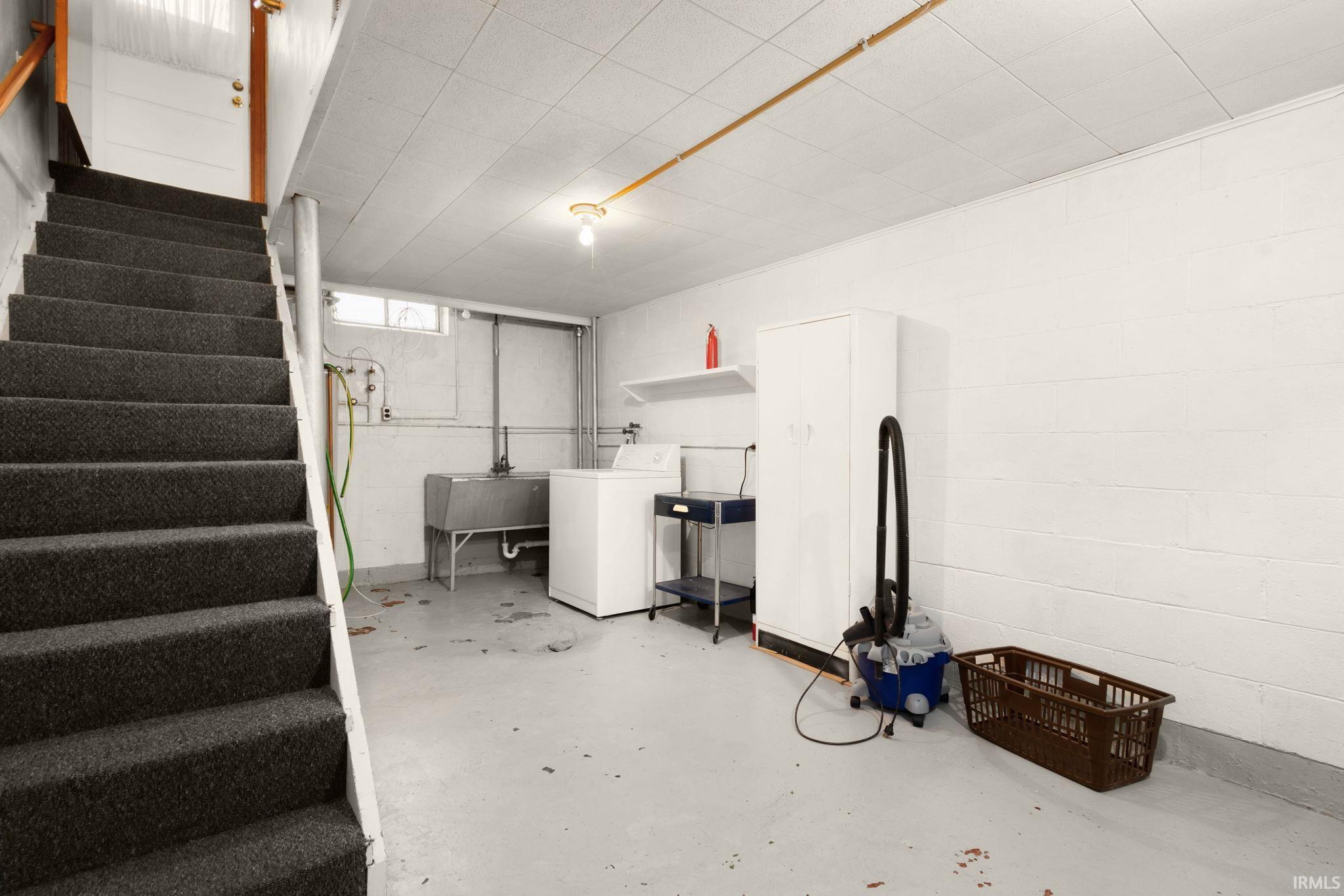 South Bend, Indiana 46617, United States, 2 Bedrooms Bedrooms, ,1 BathroomBathrooms,Residential,Pending,246686