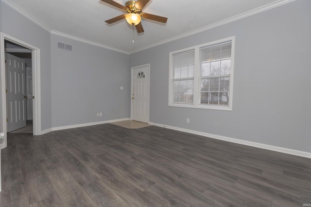 Photo of 713 S Runnymeade Avenue, Evansville, IN 47714 (MLS # 202604062)