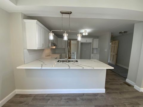 Tiny photo for 31 Park Avenue, Logansport, IN 46947 (MLS # 202609600)