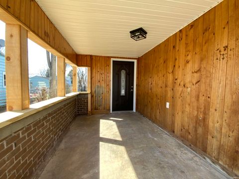 Tiny photo for 31 Park Avenue, Logansport, IN 46947 (MLS # 202609600)