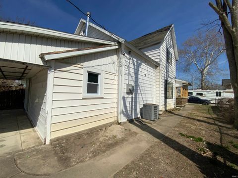 Tiny photo for 31 Park Avenue, Logansport, IN 46947 (MLS # 202609600)