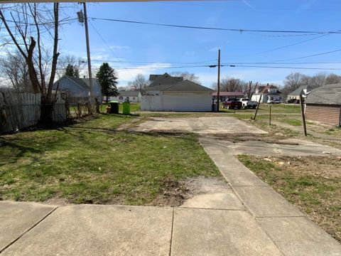 Tiny photo for 31 Park Avenue, Logansport, IN 46947 (MLS # 202609600)