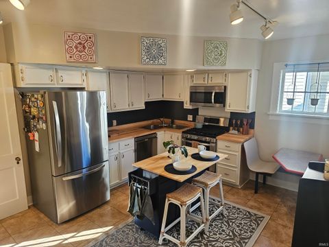 Tiny photo for 802 S 12th Street, Lafayette, IN 47905 (MLS # 202546363)