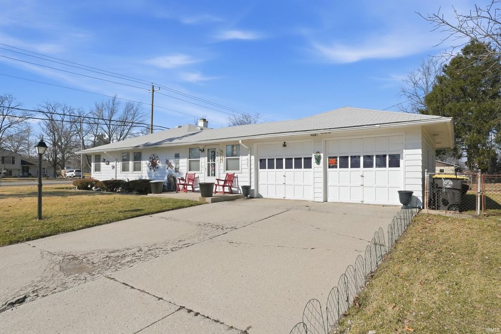 Photo of 4317 Hessen Cassel Road, Fort Wayne, IN 46806 (MLS # 202607819)