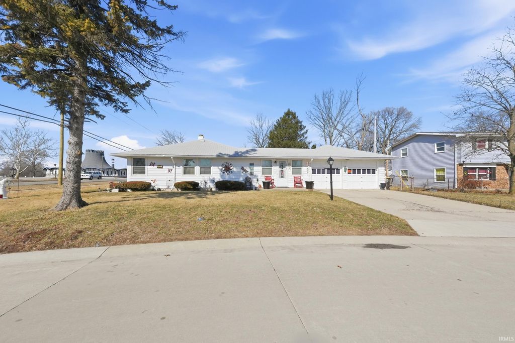 Photo of 4317 Hessen Cassel Road, Fort Wayne, IN 46806 (MLS # 202607819)