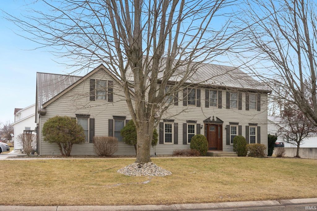 Photo of 806 Lydia Drive, Warsaw, IN 46582 (MLS # 202606106)