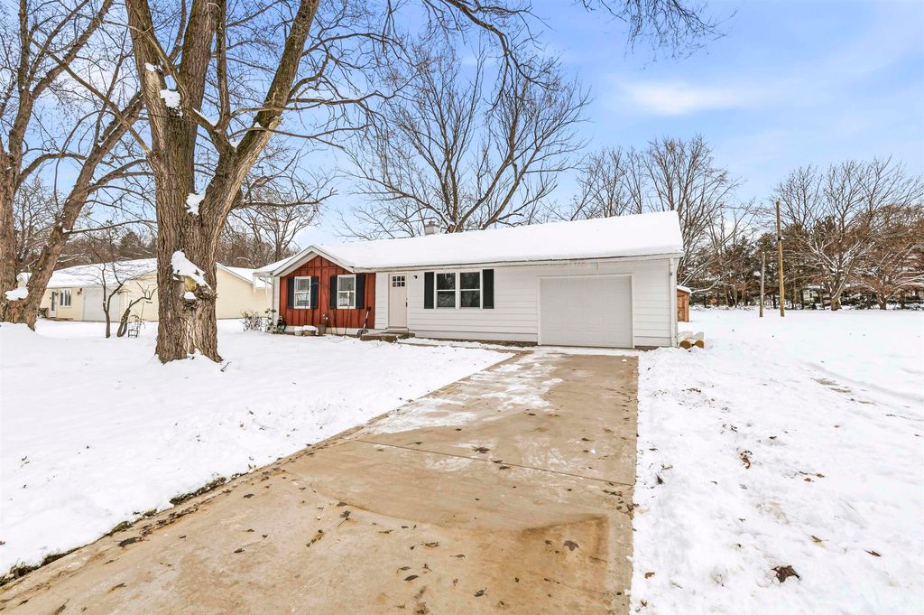 Photo of 603 W Adams Street, Osceola, IN 46561 (MLS # 202548568)
