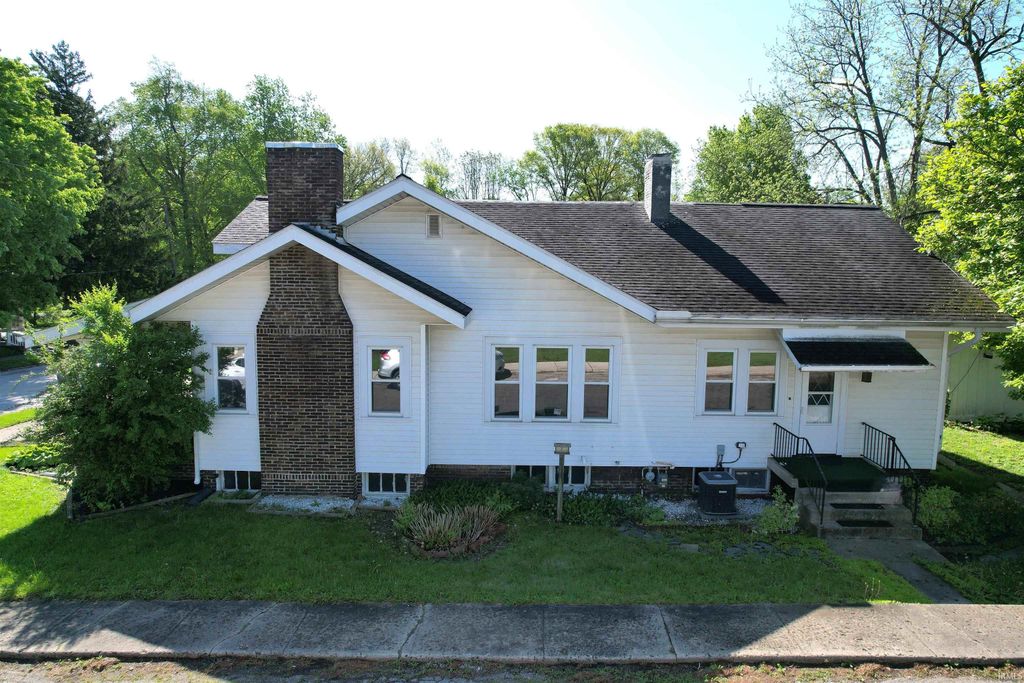 Photo of 801 E Jackson Street, Attica, IN 47918 (MLS # 202616514)