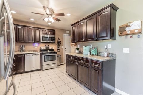 Tiny photo for 2565 S SR 57 Highway, Oakland City, IN 47660 (MLS # 202611726)