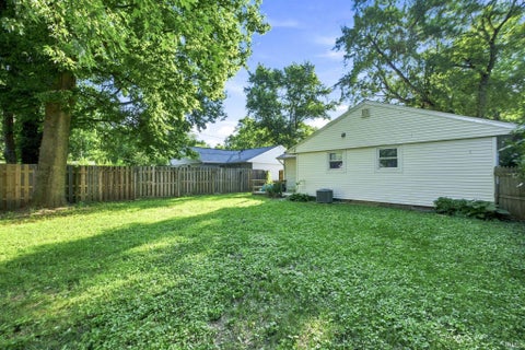 Tiny photo for 25 Creekview Court, Lafayette, IN 47909 (MLS # 202629607)