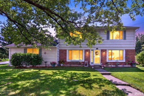Photo of 1621 Hemlock Road, Lafayette, IN 47905 (MLS # 202635818)