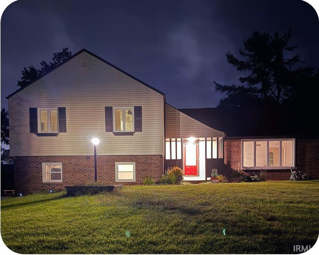 Photo of 7844 Meadow Lane, Newburgh, IN 47630 (MLS # 202538865)