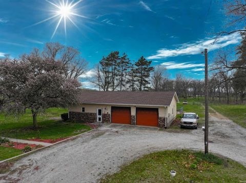 Tiny photo for 5110 W 400 North, Winamac, IN 46996 (MLS # 202618539)