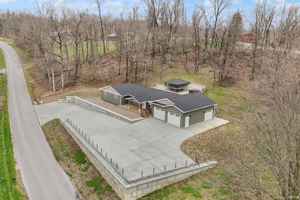 Photo of 1578 E 100 N, Washington, IN 47501 (MLS # 202612102)