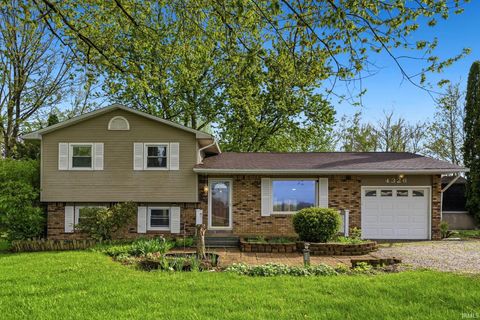 Photo of 4326 Hursh Road, Fort Wayne, IN 46845 (MLS # 202614645)