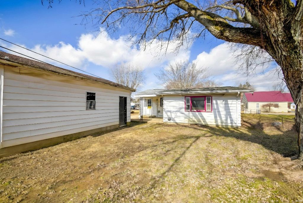 Photo of 605 W 10th Street, Jonesboro, IN 46938 (MLS # 202606583)