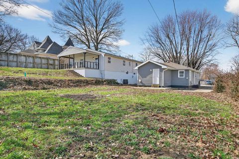 Tiny photo for 1104 S Courtland Avenue, Kokomo, IN 46902 (MLS # 202610230)