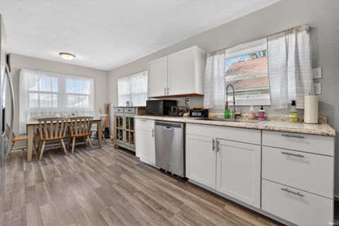 Tiny photo for 1104 S Courtland Avenue, Kokomo, IN 46902 (MLS # 202610230)