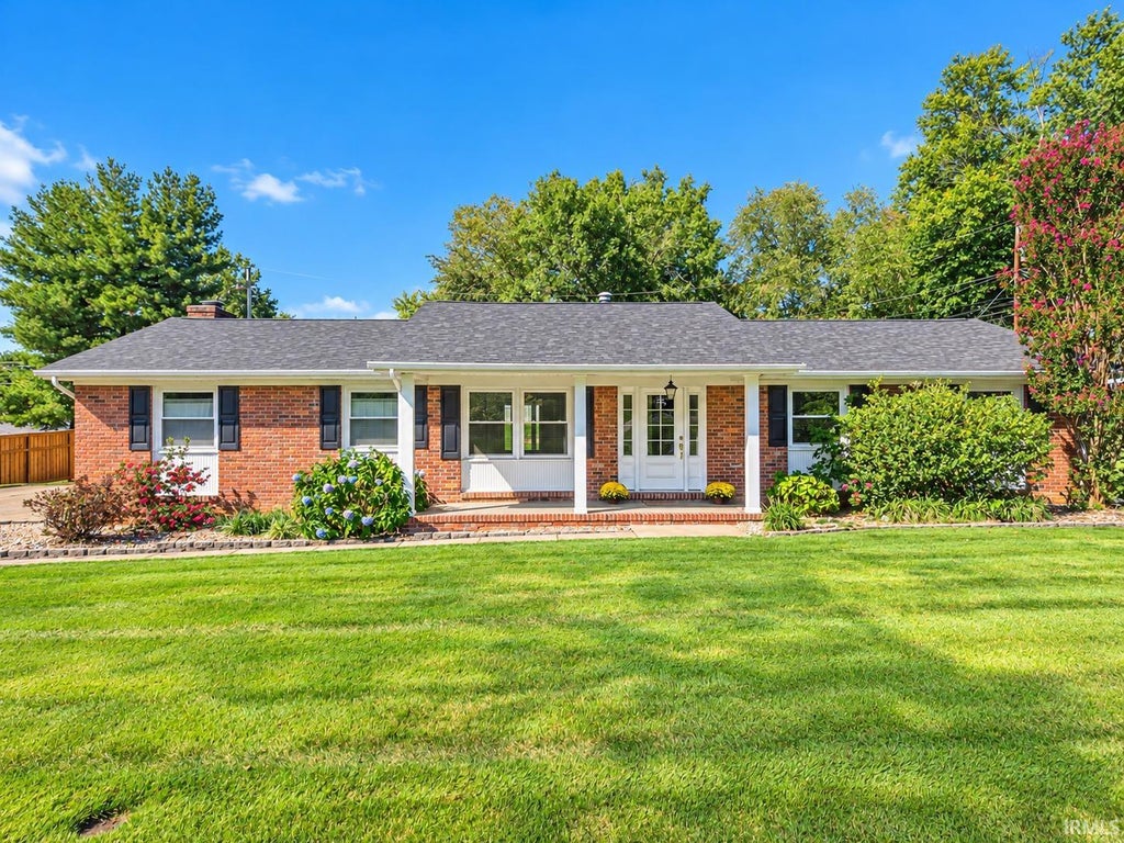 Photo of 5608 Winston Road, Evansville, IN 47711 (MLS # 202640455)