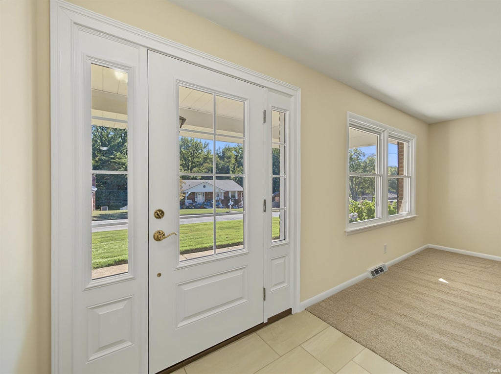 Photo of 5608 Winston Road, Evansville, IN 47711 (MLS # 202640455)