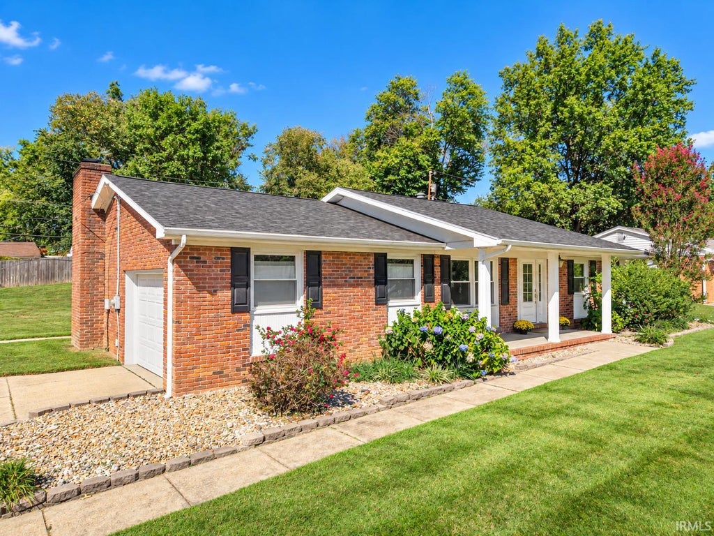 Photo of 5608 Winston Road, Evansville, IN 47711 (MLS # 202640455)