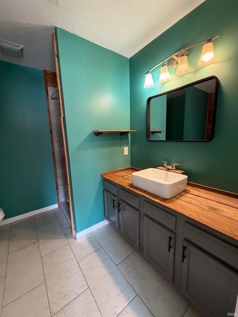 Tiny photo for 924 Gulf Shore Drive, Kokomo, IN 46902 (MLS # 202643437)