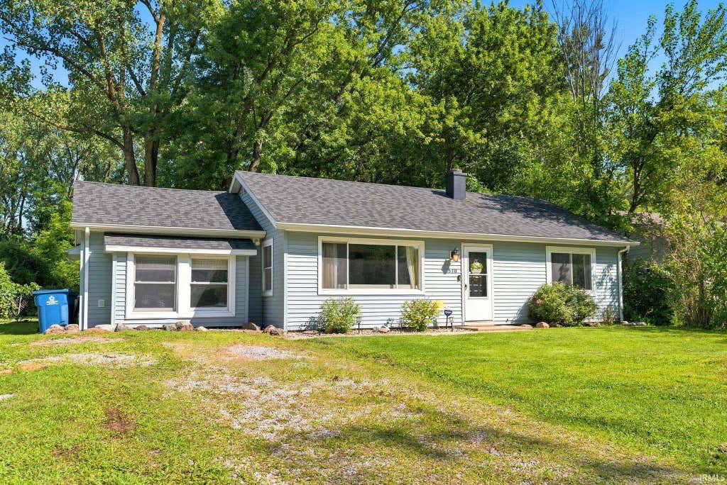 Photo of 510 Brookmont Drive, New Haven, IN 46774 (MLS # 202634779)
